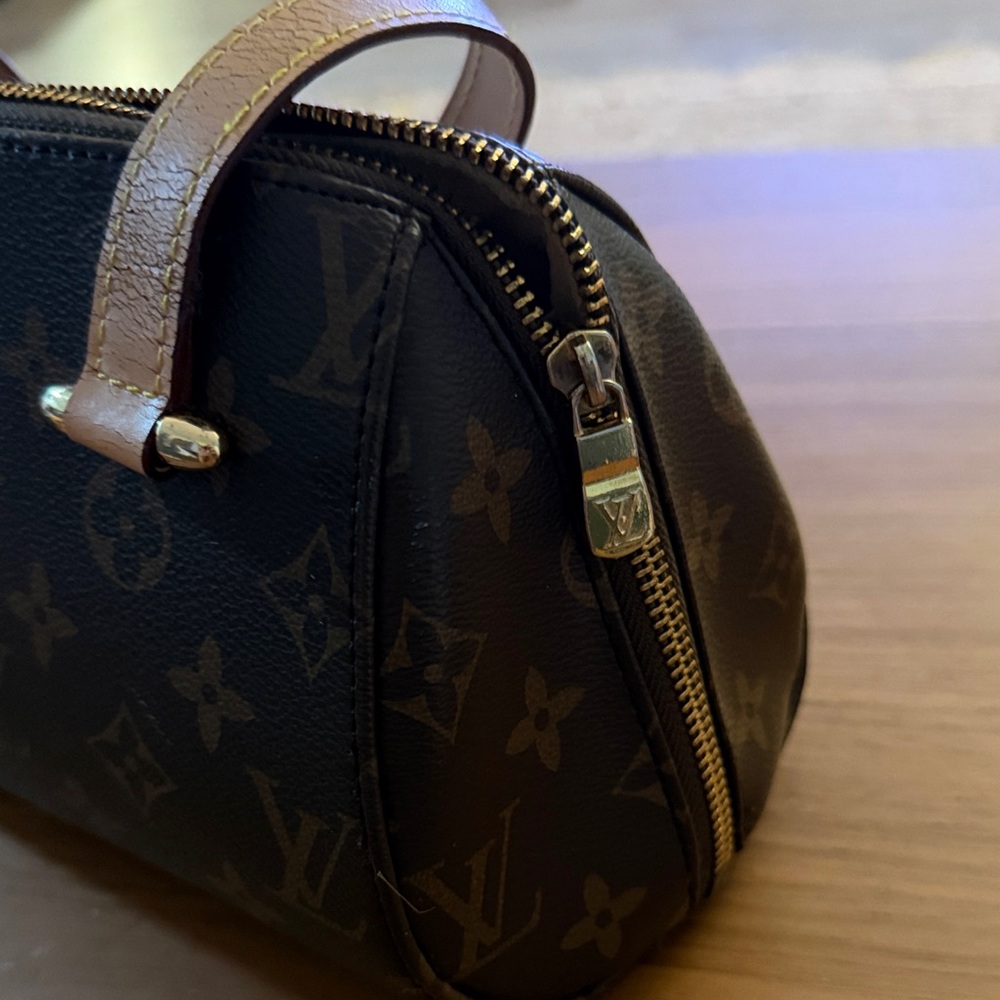 Louis Vuitton Monogram Barrel Bag in Brown and Tan - Picture 3 of 5